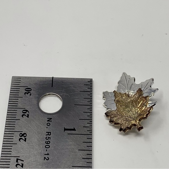 Small Silver and Gold Tone Fall Maple Leaf Pin Brooch - Picture 5 of 5